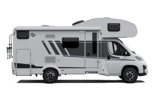 Carado alkoofcamper, zijaanzicht van een witte camper met deur, ramen en luifel