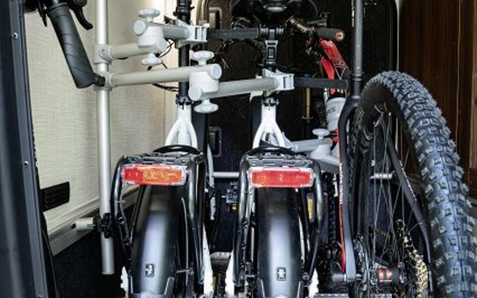 Porte-vélos pour 2 vélos – Version Fiat (véhicule avec estrade dans le garage)