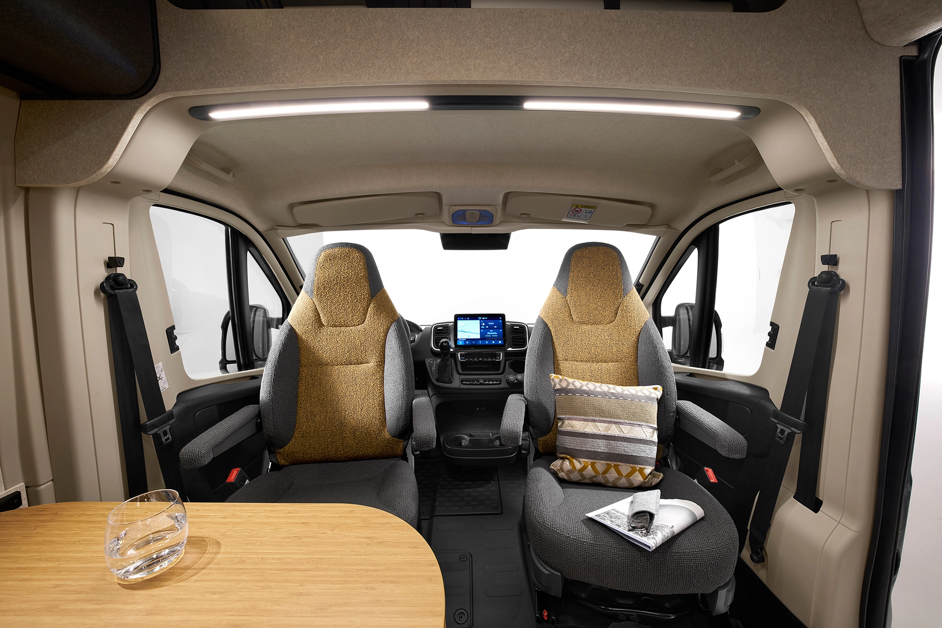 Comfort and style: Swivel seats (here in Caldera fabric design) that go with you in every direction.